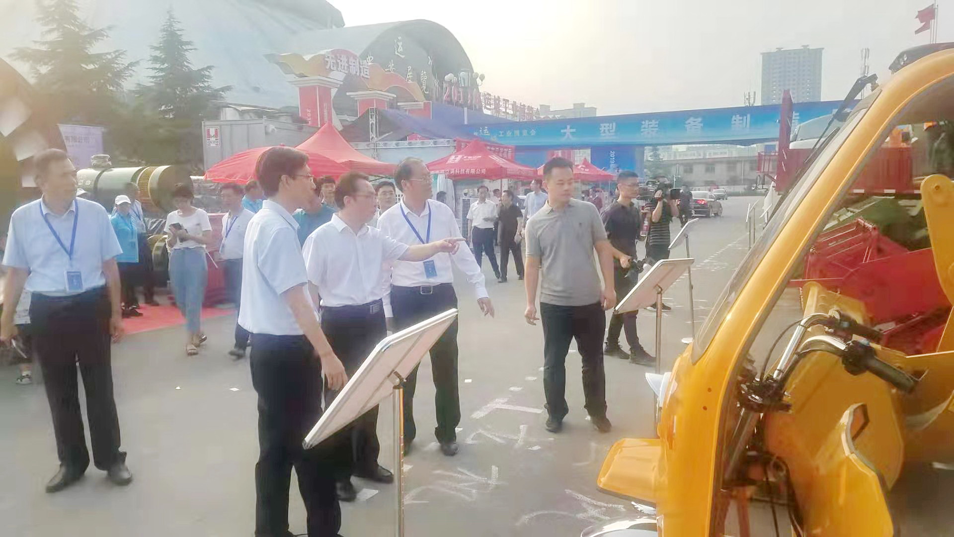 公司多款車(chē)型亮相運(yùn)城市工博會(huì) 核心產(chǎn)品很吸睛